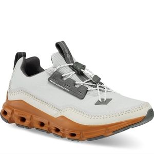 On Running - “cloudaway” Travel & Adventure Shoes